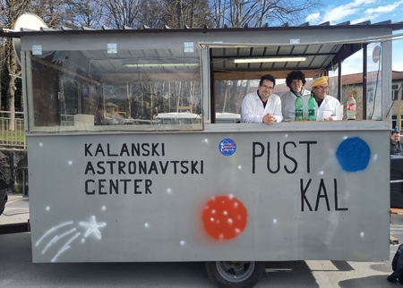 Pust na Kalu skupinska maska IB3